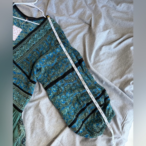 Free People Top Green Blue Luna Scarf Print Balloon Sleeve Boho Tunic L NWT - Picture 11 of 11